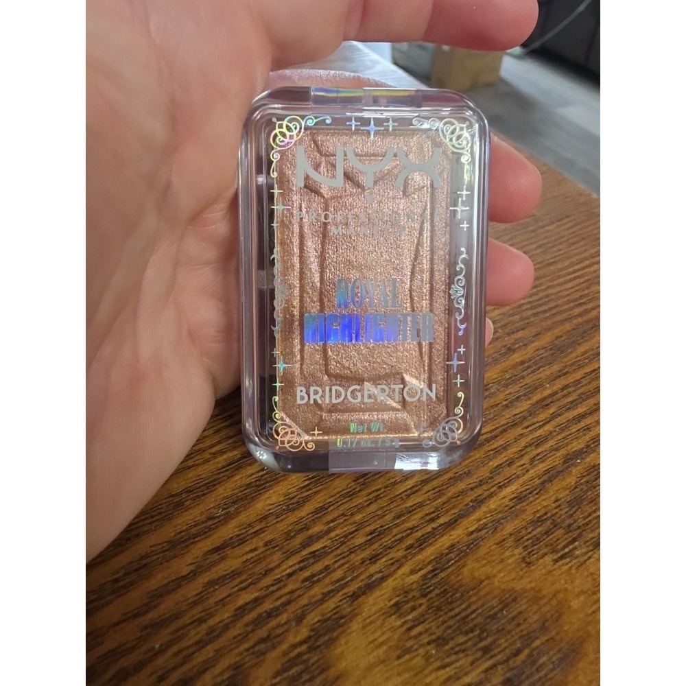 NYX Professional Makeup‎ Bridgerton Royal Highlighter